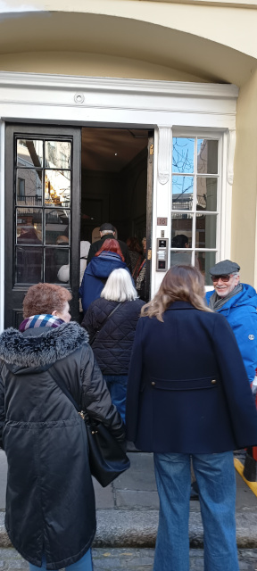 Arriving at Apothecaries Hall